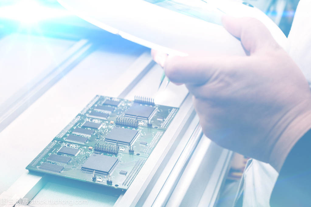 工廠計(jì)算機(jī)實(shí)驗(yàn)室 專(zhuān)業(yè)檢查與創(chuàng)新開(kāi)發(fā)的融合